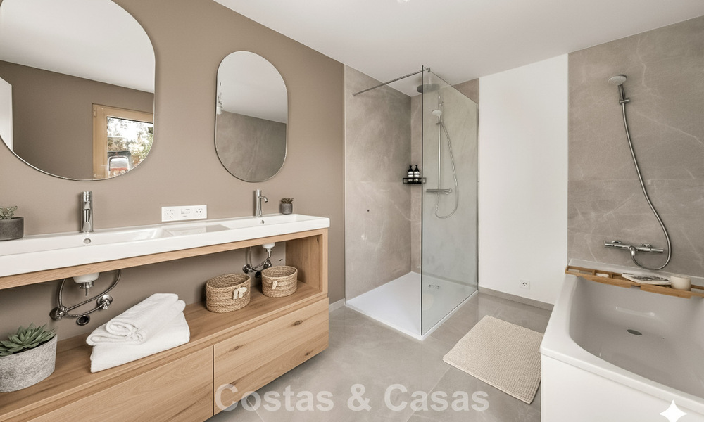 Auténtica villa mediterránea con magníficas vistas al mar en venta al oeste del centro de Estepona 789017