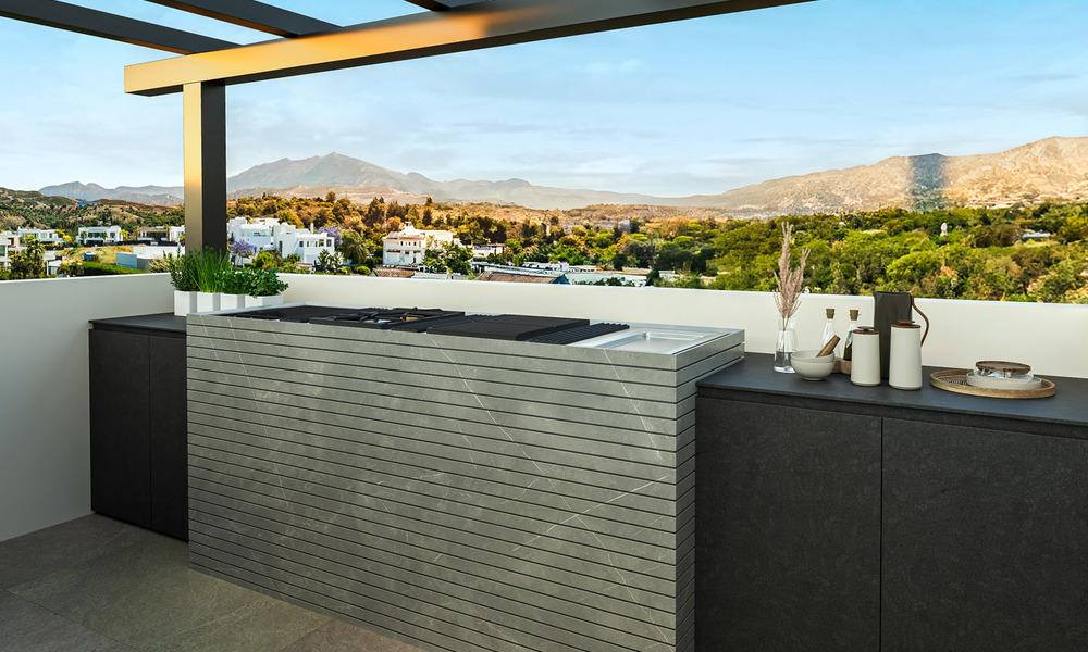 Lujosa villa mediterránea moderna y renovada en venta en el corazón de Nueva Andalucía, Marbella 789045