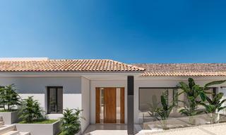Lujosa villa mediterránea moderna y renovada en venta en el corazón de Nueva Andalucía, Marbella 789054 