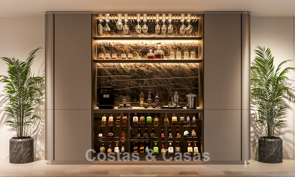 Lujosa villa mediterránea moderna y renovada en venta en el corazón de Nueva Andalucía, Marbella 789062