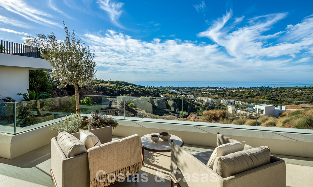 Atractiva villa de diseño con espectaculares vistas al mar en venta en Elviria, al este del centro de Marbella 789077