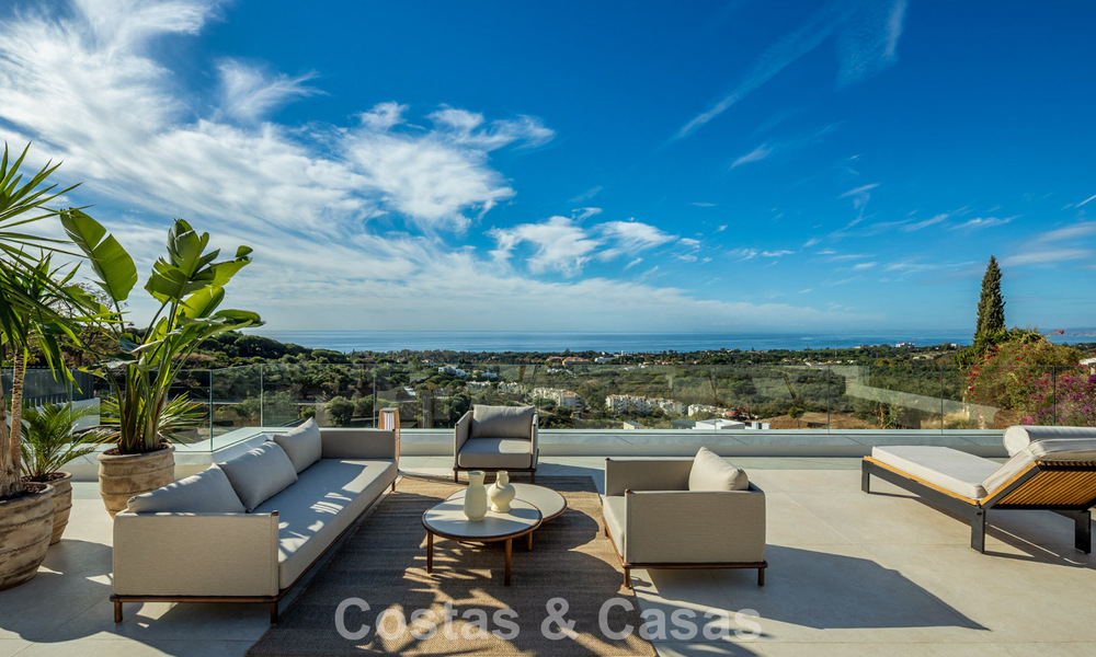 Atractiva villa de diseño con espectaculares vistas al mar en venta en Elviria, al este del centro de Marbella 789079