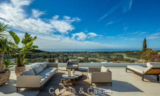 Atractiva villa de diseño con espectaculares vistas al mar en venta en Elviria, al este del centro de Marbella 789079 
