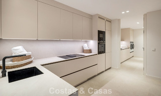 Atractiva villa de diseño con espectaculares vistas al mar en venta en Elviria, al este del centro de Marbella 789081 