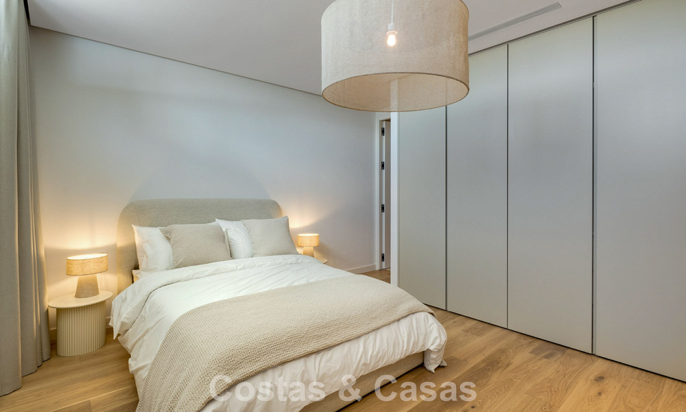 Atractiva villa de diseño con espectaculares vistas al mar en venta en Elviria, al este del centro de Marbella 789082