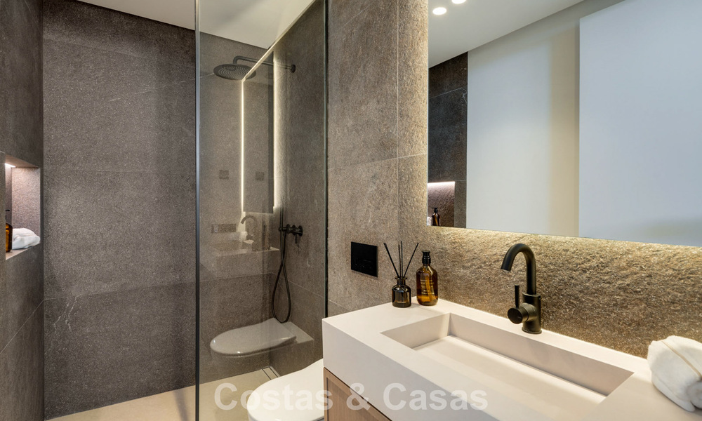 Atractiva villa de diseño con espectaculares vistas al mar en venta en Elviria, al este del centro de Marbella 789083