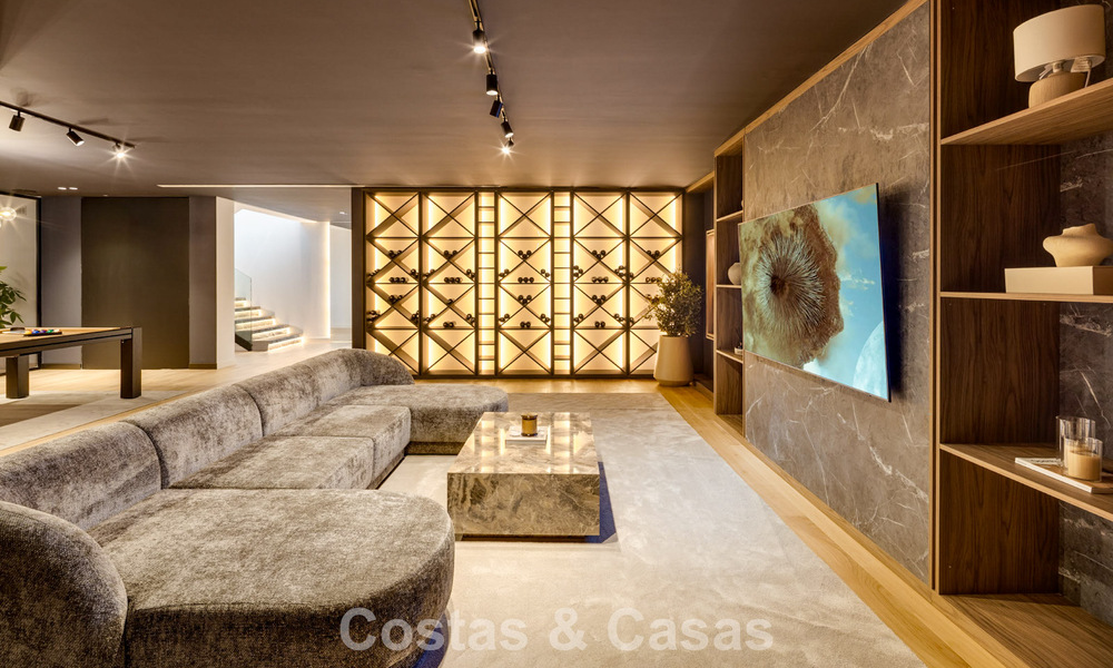 Atractiva villa de diseño con espectaculares vistas al mar en venta en Elviria, al este del centro de Marbella 789084