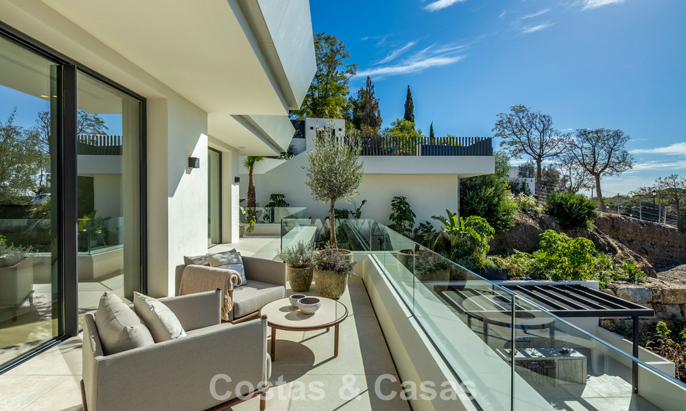 Atractiva villa de diseño con espectaculares vistas al mar en venta en Elviria, al este del centro de Marbella 789087