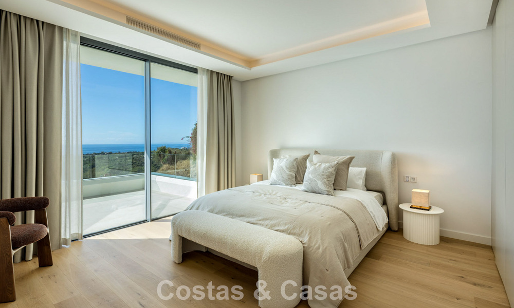 Atractiva villa de diseño con espectaculares vistas al mar en venta en Elviria, al este del centro de Marbella 789089