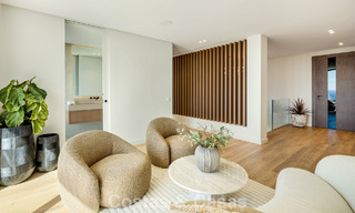 Atractiva villa de diseño con espectaculares vistas al mar en venta en Elviria, al este del centro de Marbella 789092 