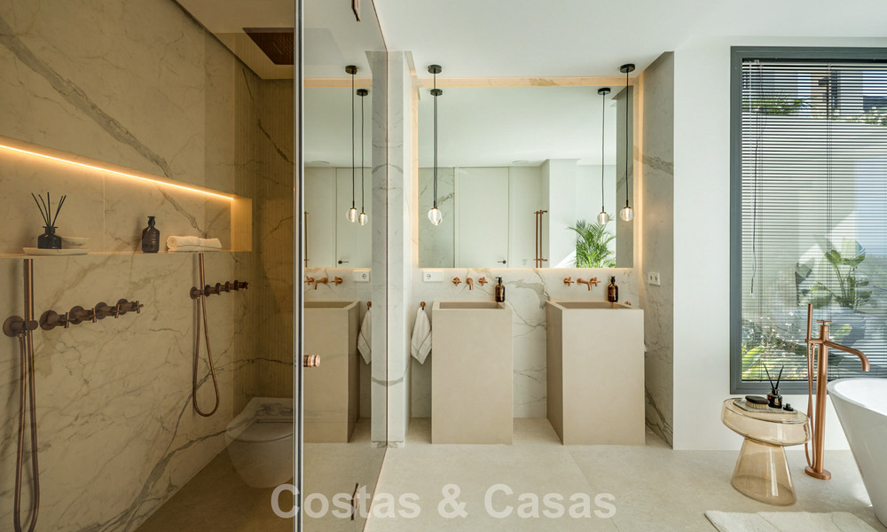 Atractiva villa de diseño con espectaculares vistas al mar en venta en Elviria, al este del centro de Marbella 789097