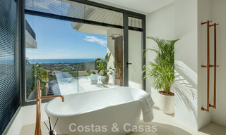 Atractiva villa de diseño con espectaculares vistas al mar en venta en Elviria, al este del centro de Marbella 789098 