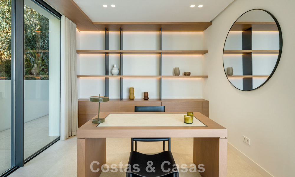 Atractiva villa de diseño con espectaculares vistas al mar en venta en Elviria, al este del centro de Marbella 789099