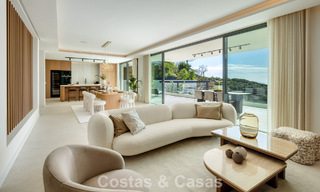 Atractiva villa de diseño con espectaculares vistas al mar en venta en Elviria, al este del centro de Marbella 789100 