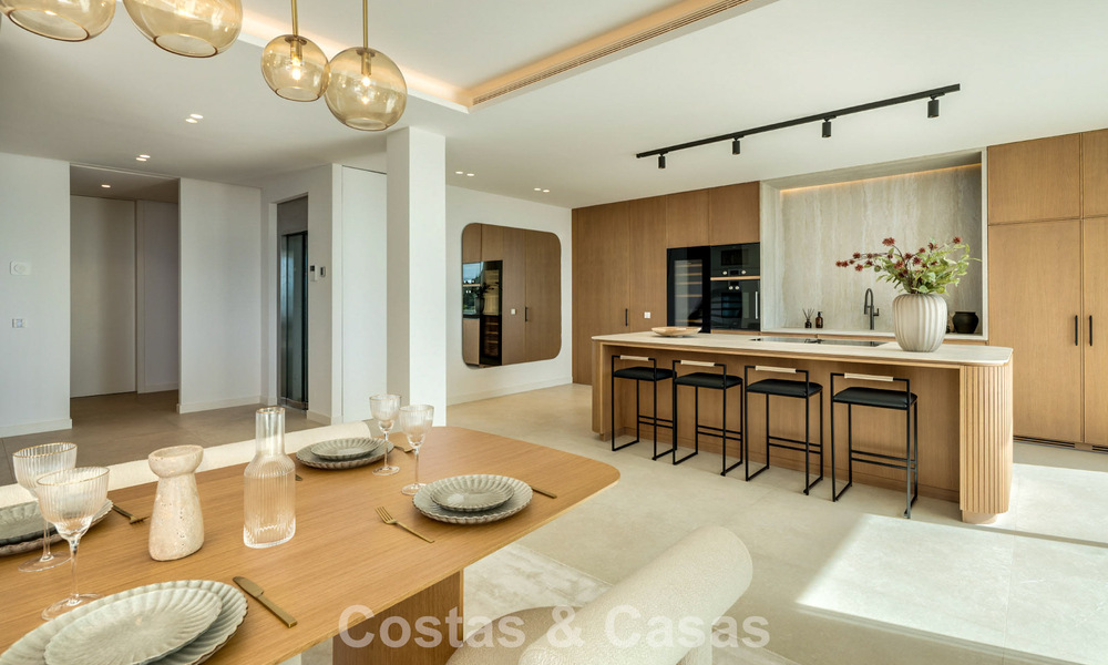 Atractiva villa de diseño con espectaculares vistas al mar en venta en Elviria, al este del centro de Marbella 789102