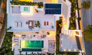 Atractiva villa de diseño con espectaculares vistas al mar en venta en Elviria, al este del centro de Marbella 789105 