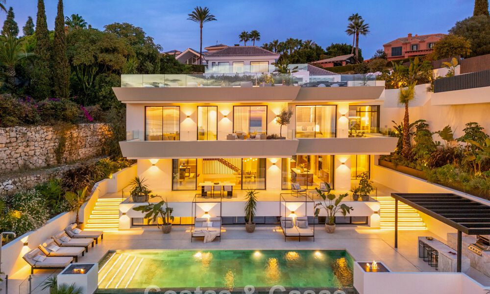 Atractiva villa de diseño con espectaculares vistas al mar en venta en Elviria, al este del centro de Marbella 789108