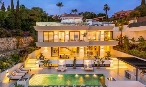 Atractiva villa de diseño con espectaculares vistas al mar en venta en Elviria, al este del centro de Marbella 789108