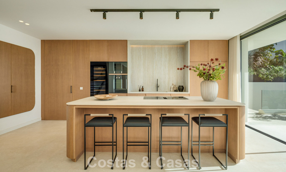 Atractiva villa de diseño con espectaculares vistas al mar en venta en Elviria, al este del centro de Marbella 789109