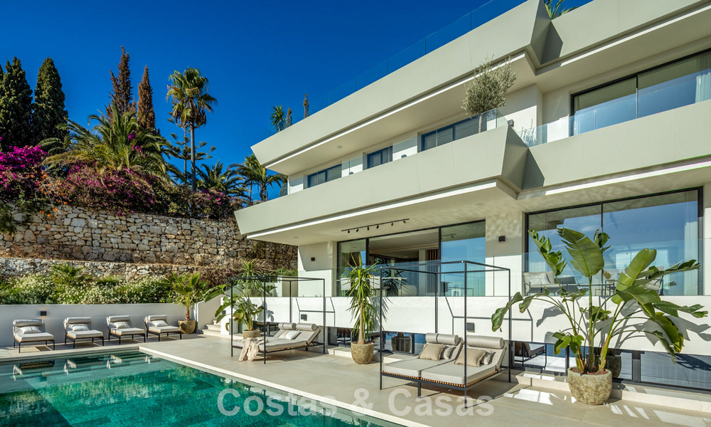 Atractiva villa de diseño con espectaculares vistas al mar en venta en Elviria, al este del centro de Marbella 789117