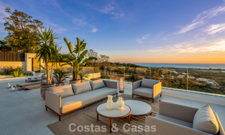 Atractiva villa de diseño con espectaculares vistas al mar en venta en Elviria, al este del centro de Marbella 789121 