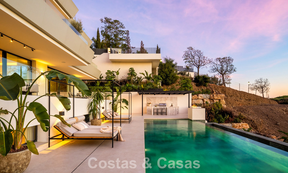 Atractiva villa de diseño con espectaculares vistas al mar en venta en Elviria, al este del centro de Marbella 789125