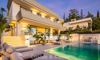 Atractiva villa de diseño con espectaculares vistas al mar en venta en Elviria, al este del centro de Marbella 789126 