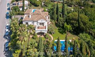Villa de estilo español en venta junto a un campo de golf, en urbanización cerrada de La Quinta, Marbella - Benahavís 789248 