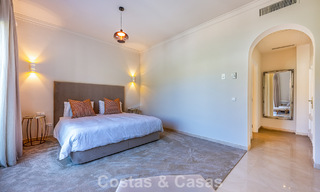 Villa de estilo español en venta junto a un campo de golf, en urbanización cerrada de La Quinta, Marbella - Benahavís 789250 