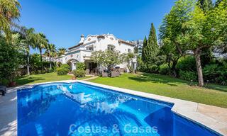 Villa de estilo español en venta junto a un campo de golf, en urbanización cerrada de La Quinta, Marbella - Benahavís 789287 