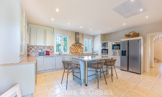 Villa de estilo español en venta junto a un campo de golf, en urbanización cerrada de La Quinta, Marbella - Benahavís 789297 