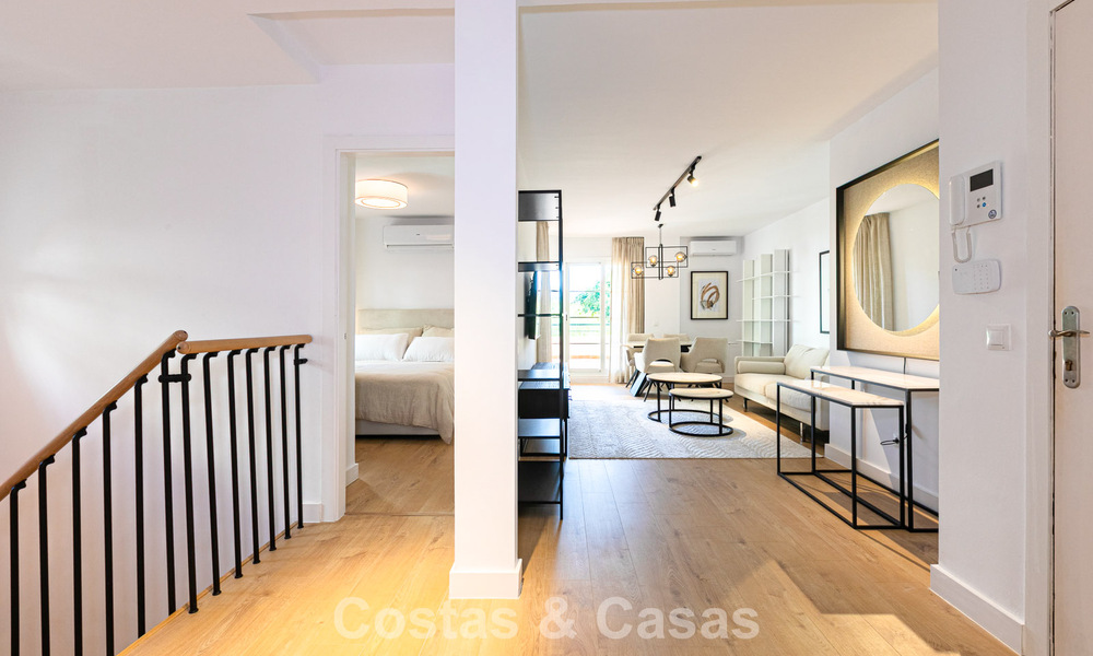 Dúplex reformado en venta a poca distancia de comodidades locales y de Puerto Banús en Nueva Andalucía, Marbella 789336