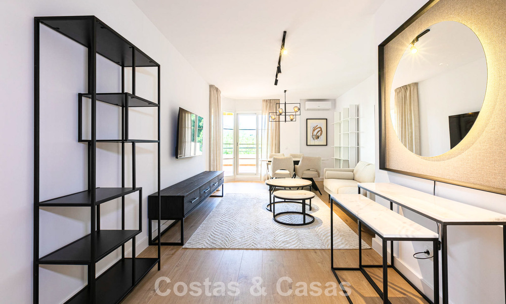 Dúplex reformado en venta a poca distancia de comodidades locales y de Puerto Banús en Nueva Andalucía, Marbella 789337