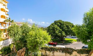 Dúplex reformado en venta a poca distancia de comodidades locales y de Puerto Banús en Nueva Andalucía, Marbella 789343 