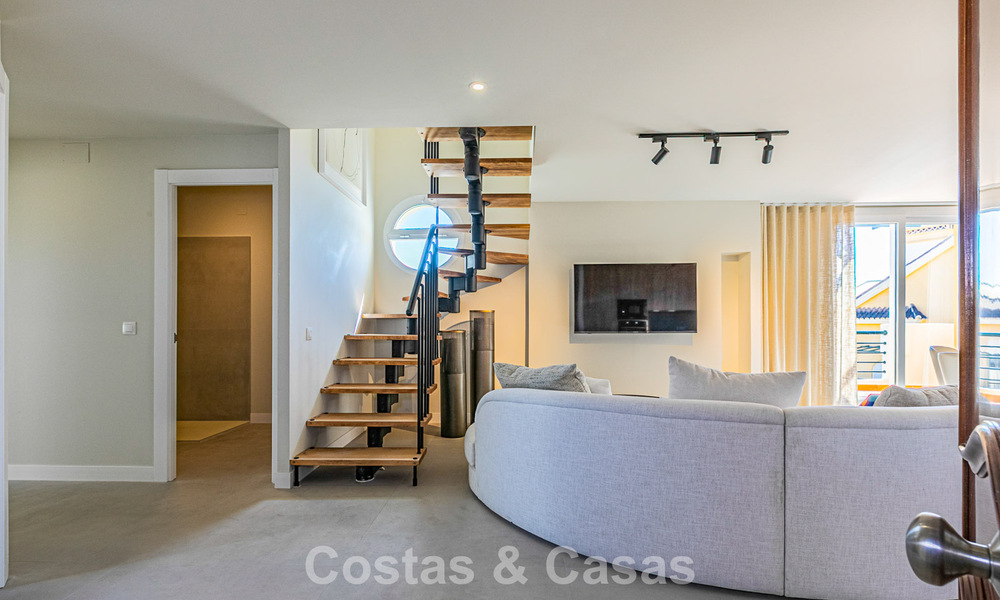 Ático con vistas al mar en venta a poca distancia de todas las comodidades y de Puerto Banús en Nueva Andalucía, Marbella 789307