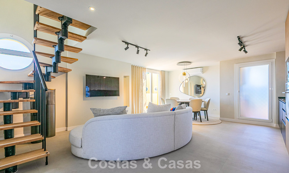 Ático con vistas al mar en venta a poca distancia de todas las comodidades y de Puerto Banús en Nueva Andalucía, Marbella 789308