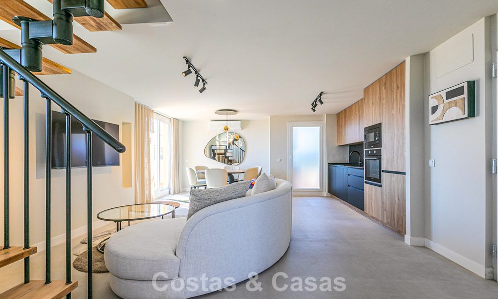 Ático con vistas al mar en venta a poca distancia de todas las comodidades y de Puerto Banús en Nueva Andalucía, Marbella 789309