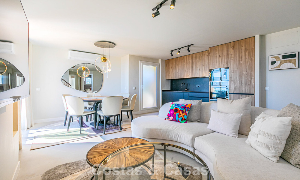 Ático con vistas al mar en venta a poca distancia de todas las comodidades y de Puerto Banús en Nueva Andalucía, Marbella 789310