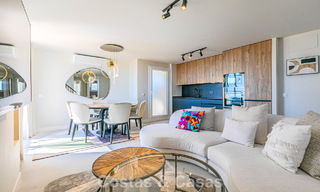 Ático con vistas al mar en venta a poca distancia de todas las comodidades y de Puerto Banús en Nueva Andalucía, Marbella 789310 