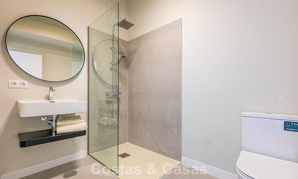 Ático con vistas al mar en venta a poca distancia de todas las comodidades y de Puerto Banús en Nueva Andalucía, Marbella 789320