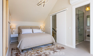 Ático con vistas al mar en venta a poca distancia de todas las comodidades y de Puerto Banús en Nueva Andalucía, Marbella 789330 