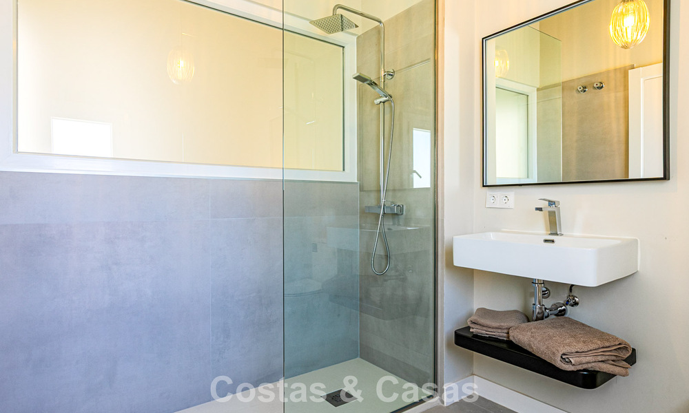 Ático con vistas al mar en venta a poca distancia de todas las comodidades y de Puerto Banús en Nueva Andalucía, Marbella 789332