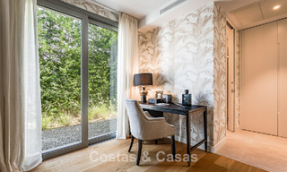 Villa de lujo lista para entrar a vivir, con arquitectura minimalista, en venta en la New Golden Mile entre Marbella y Estepona 789683 