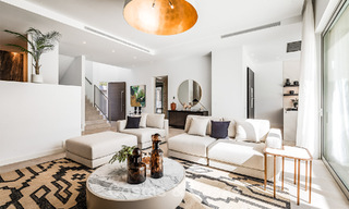 Villa de lujo lista para entrar a vivir, con arquitectura minimalista, en venta en la New Golden Mile entre Marbella y Estepona 789684 