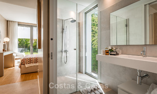 Villa de lujo lista para entrar a vivir, con arquitectura minimalista, en venta en la New Golden Mile entre Marbella y Estepona 789687 