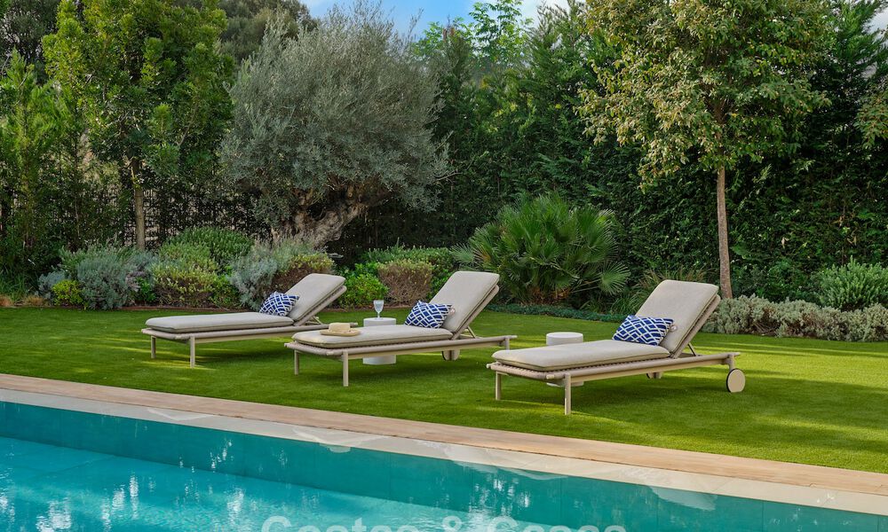 Villa de lujo lista para entrar a vivir, con arquitectura minimalista, en venta en la New Golden Mile entre Marbella y Estepona 789700