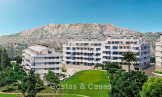 Apartamentos contemporáneos de obra nueva en venta junto al campo de golf en Mijas, Costa del Sol 789305 