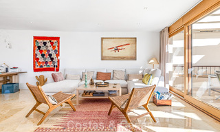 Apartamento contemporáneo listo para entrar a vivir con vistas panorámicas al mar en venta al este de Marbella 789365 