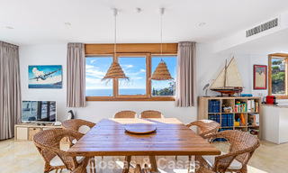 Apartamento contemporáneo listo para entrar a vivir con vistas panorámicas al mar en venta al este de Marbella 789395 