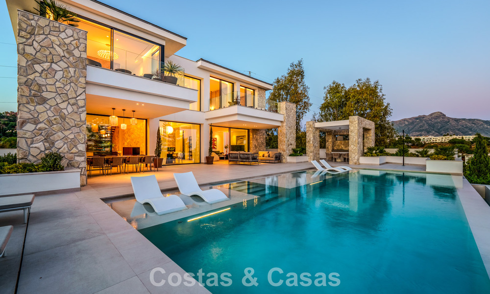 Exclusiva villa de lujo contemporánea en venta dentro de una comunidad segura en La Quinta, Benahavís - Marbella 789398